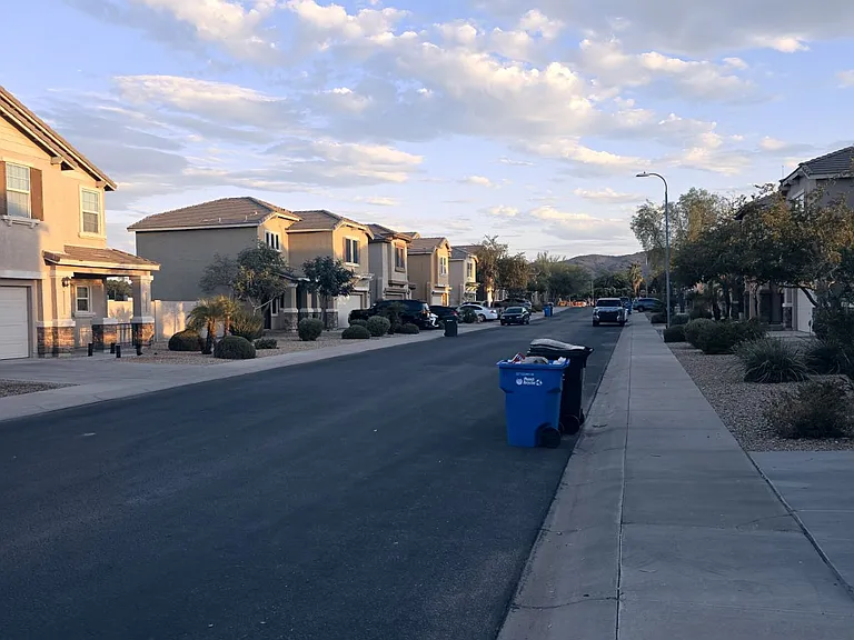 S 35th Pl — Photo 42