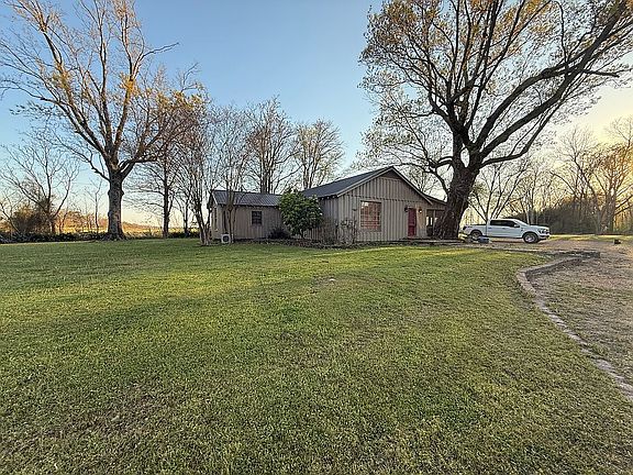 3rd image of 123 Hodges Rd