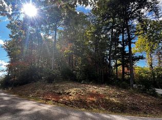 6 Forest Oak Rd, Franklin, NC 28734