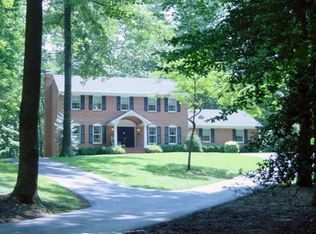 8715 Running Fox Ct, Fairfax Station, VA 22039