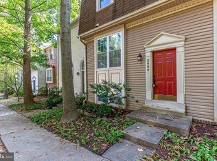 2986 Mission Square Dr, Fairfax, VA 22031