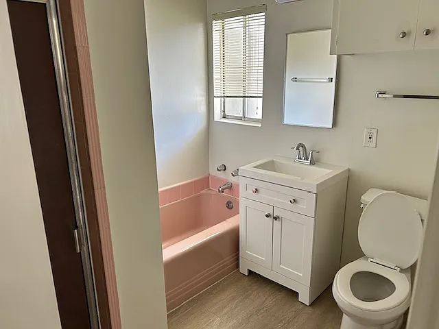 Rossmore Apartments — Photo 12