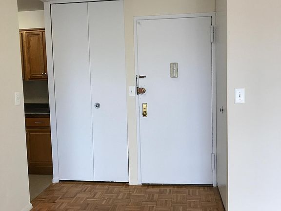 2nd image of 1 Glenwood Ave APT 18A