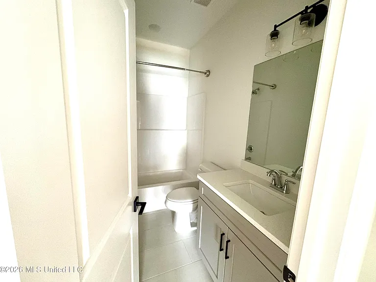 701 Southview Dr — Photo 31