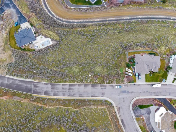 182 Meadow Hills Dr, Richland, WA 99352