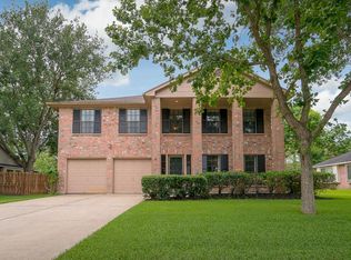 2201 S Mission Cir, Friendswood, TX 77546