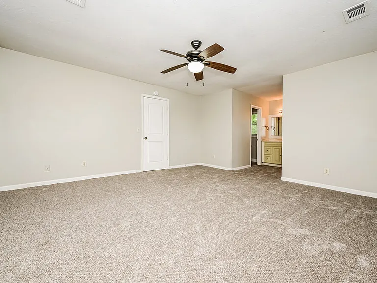 564 Clubhouse Dr SE — Photo 10