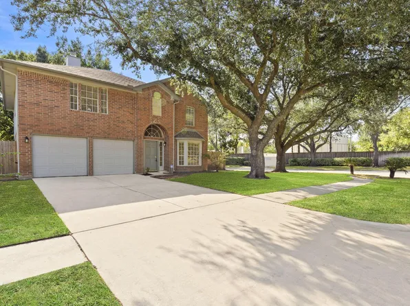 4911 Silver Fox Dr, Houston, TX 77066