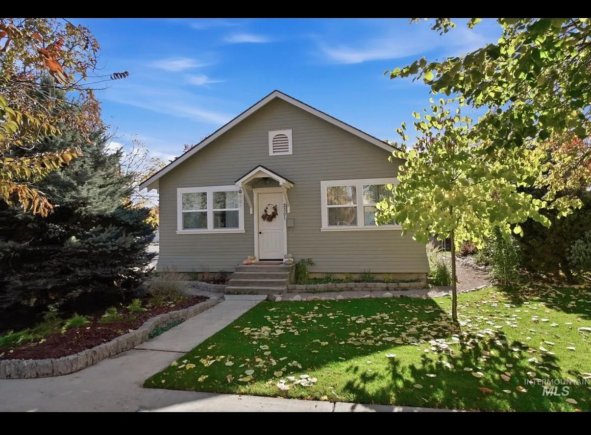 2 bed, 845 sqft, $2,800 — Photo 1