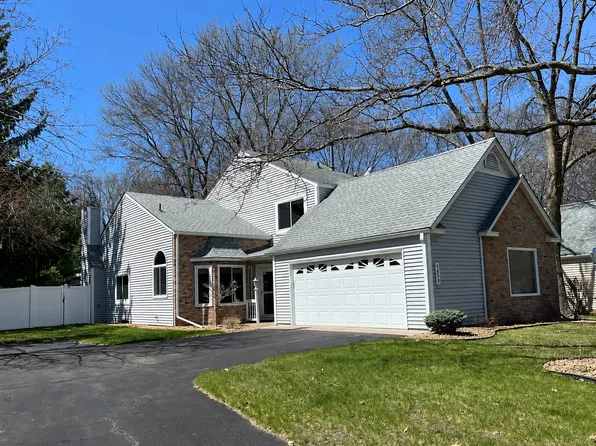 5699 Donegal Dr, Shoreview, MN 55126