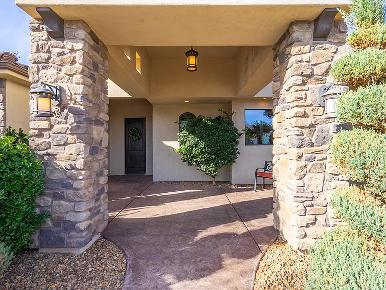 2732 S 4010 W — Photo 2