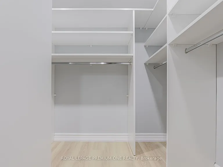 79 25th St #4 — Photo 11
