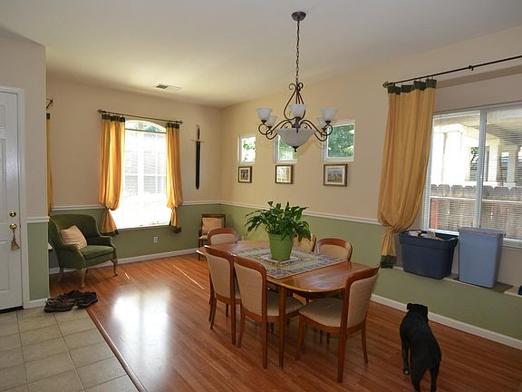 3rd image of 3445 Summer Dr