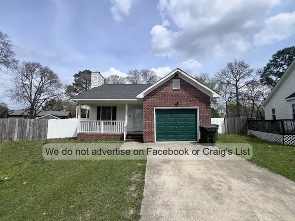 3624 Masters Dr, Hope Mills, NC 28348