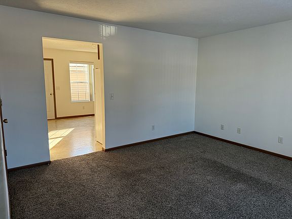 4th image of 311 W 1st Ave