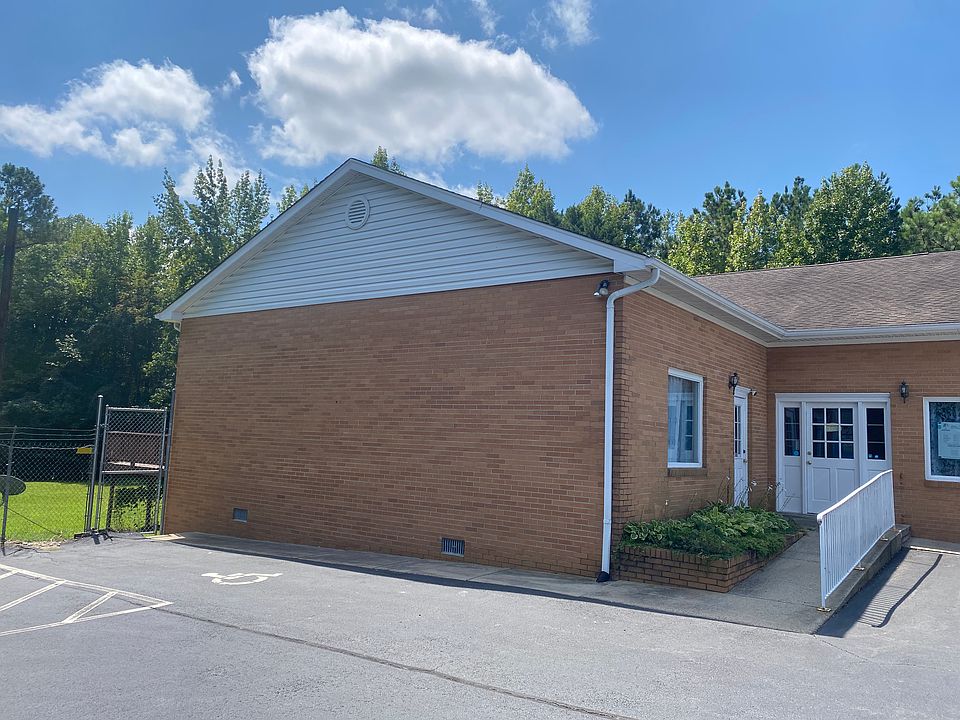 1st image of 5322 Ladysmith Rd #102