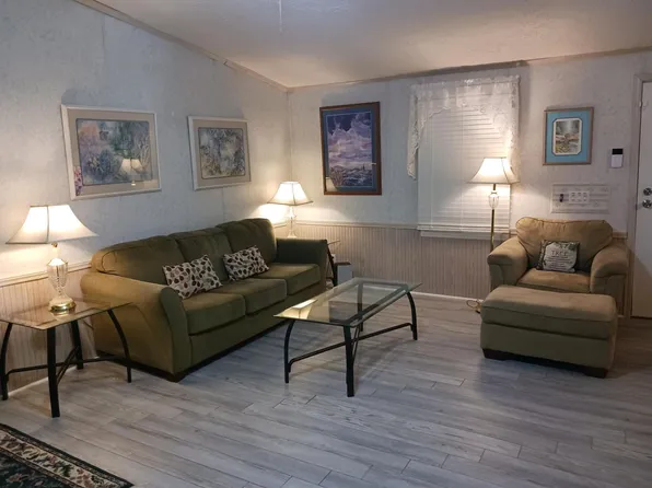 381 Katie Dr, Hendersonville, NC 28792