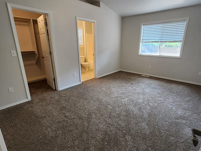 1377 W Chance Ct — Photo 6