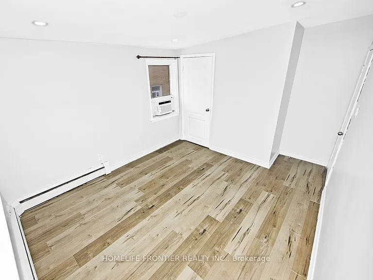 2953 Lawrence Ave E #UPPER — Photo 6