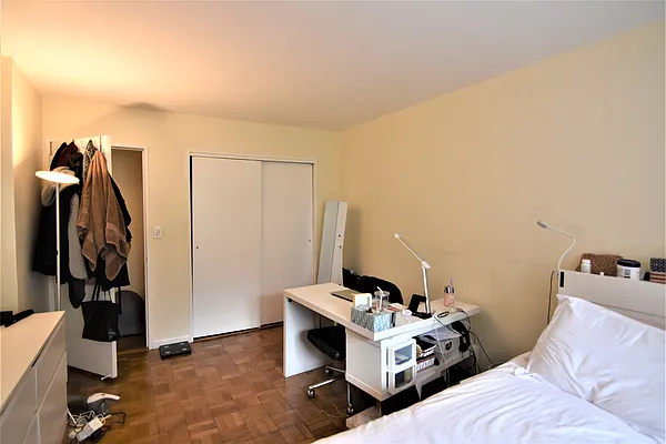 Rented by Buchbinder & Warren | media 3