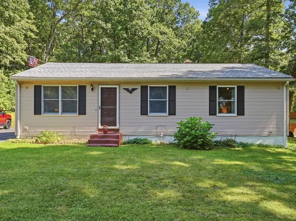 24 Old Thompson St, Palmer, MA 01069