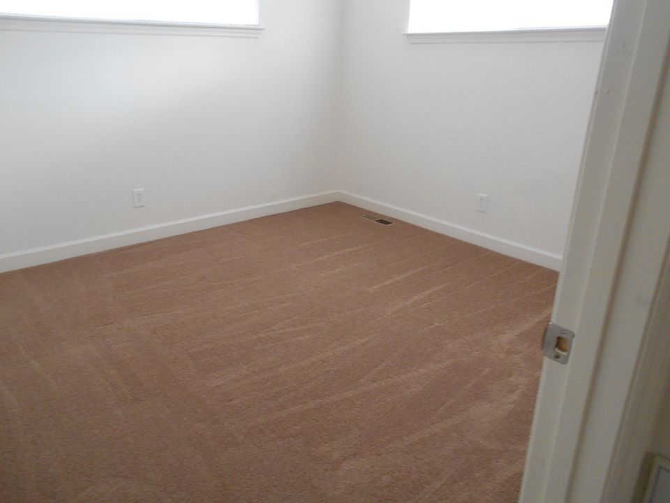 2nd image of 122 S Seminole Dr
