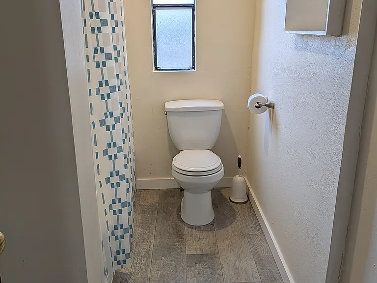 32 N Midland Blvd — Photo 12