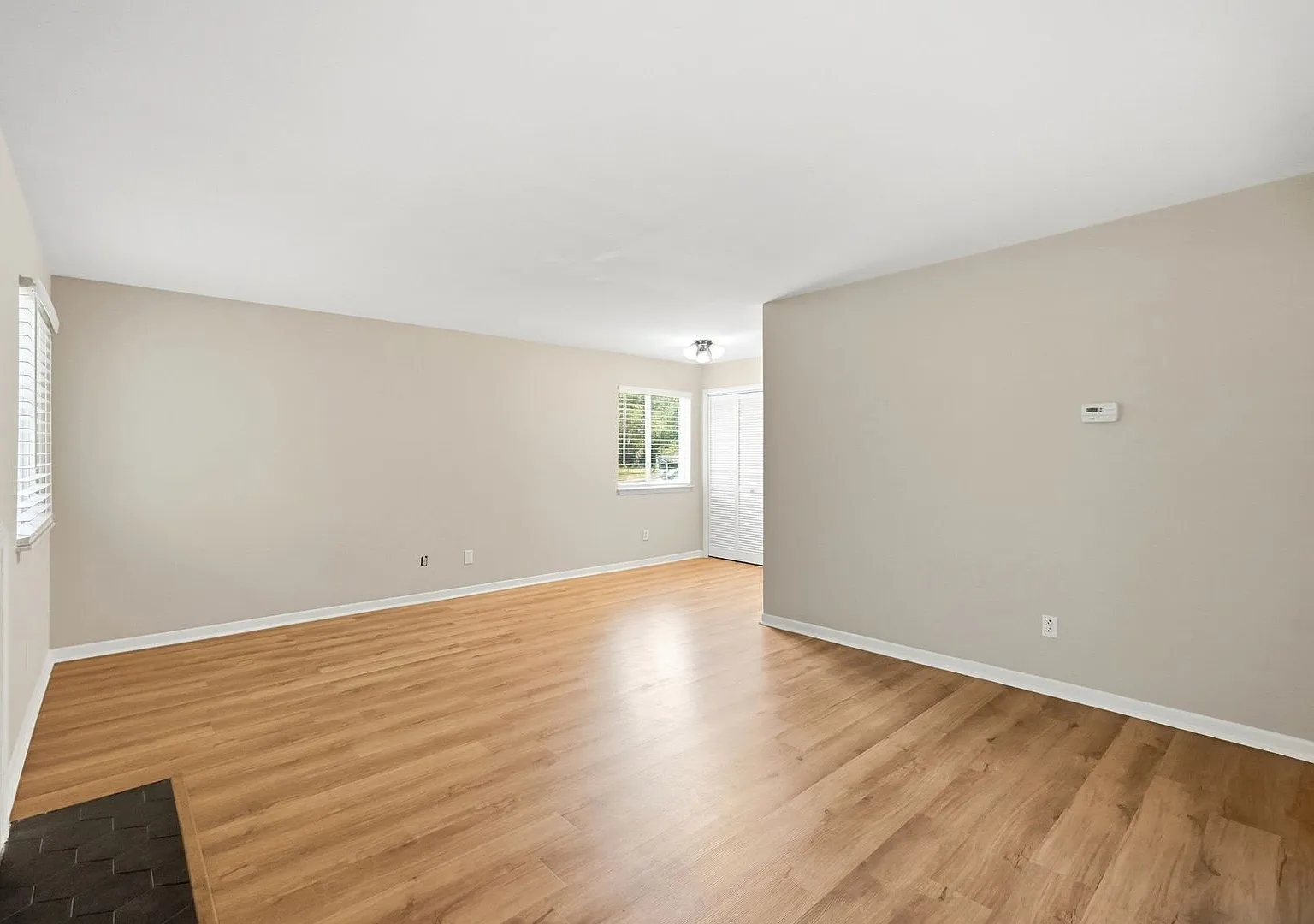 1 Bedroom Condo In South Park! — Photo 4