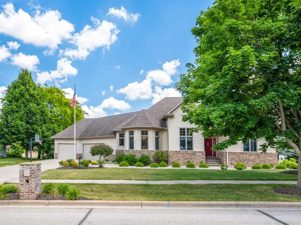 1015 Thomas St, Ripon, WI 54971