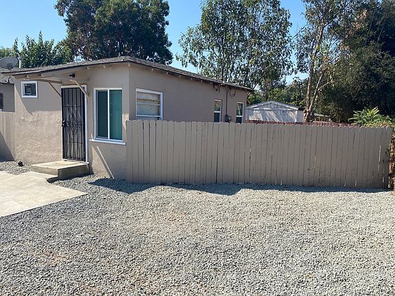 2nd image of 12252 Lakeshore Dr
