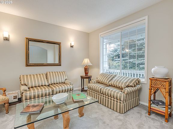 5th image of 756 Sunset Ridge Dr