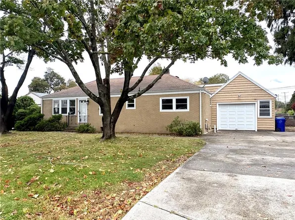 85 Hilton Ave E, Riverside, RI 02915