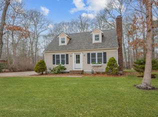 8 Kerry Dr, Marstons Mills, MA 02648
