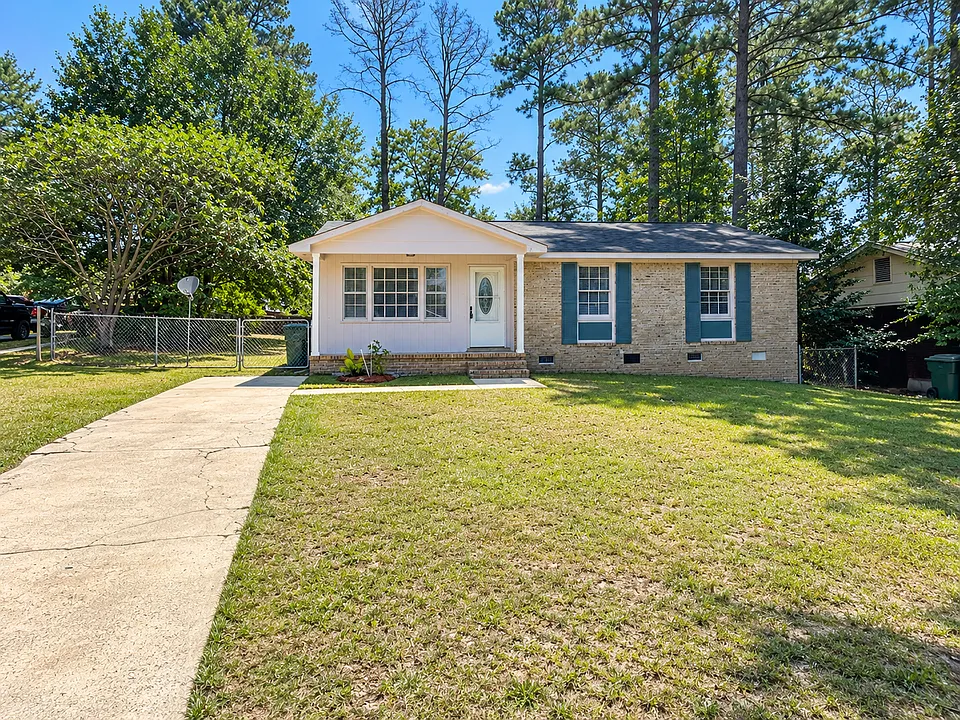 3728 Baywater Dr