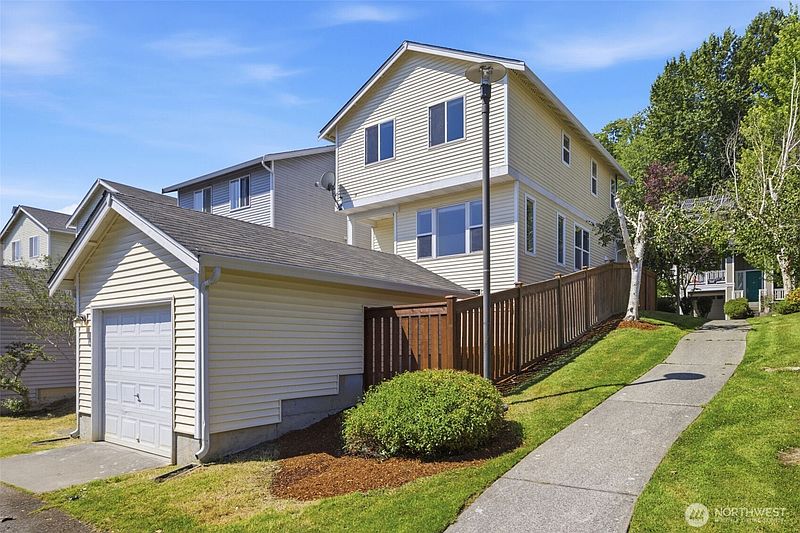 2nd image of 7624 39th Avenue S
