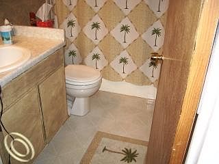 4th image of 902 Panorama Dr