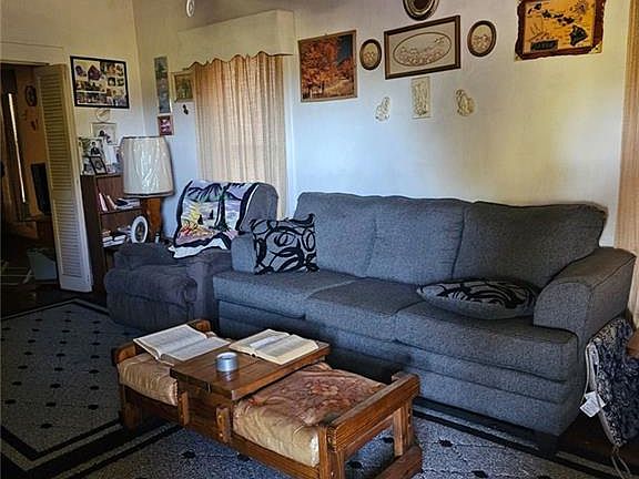 3rd image of 3928 Duhon Ln