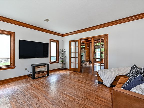 5th image of 111 Timberwood Dr