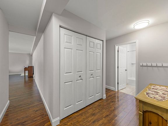 3rd image of 212A Collen Dr APT 103