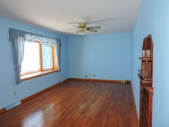 2nd image of 808 N Vine St