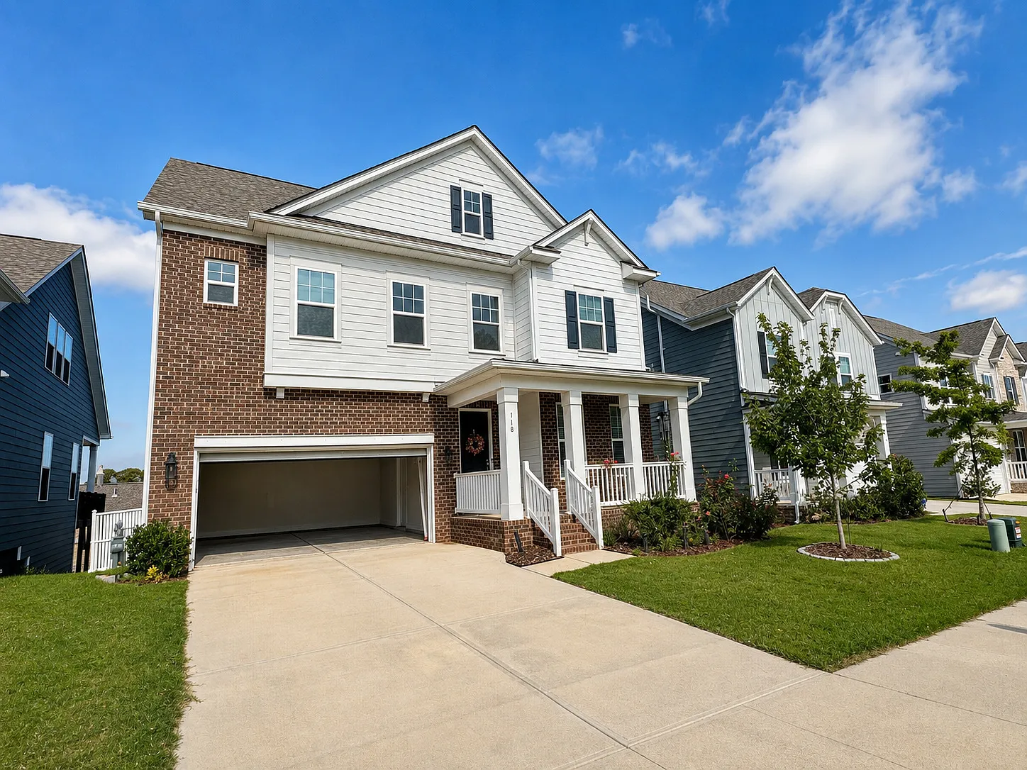 6 bed, 4119 sqft, $3,800 — Photo 2