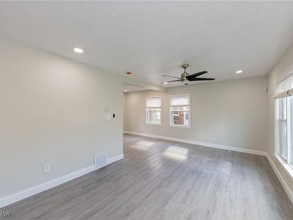 2nd image of 20812 Hillgrove Ave