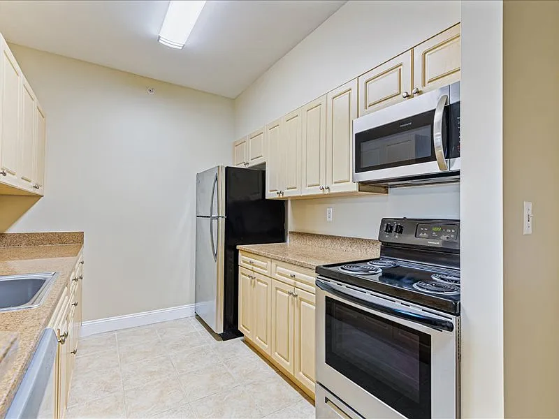 North Pointe Apartments — Photo 3