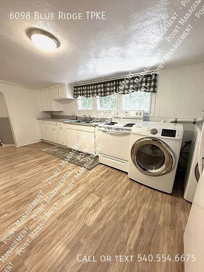 3 Bed 1 Bath Outside Fincastle! — Photo 4