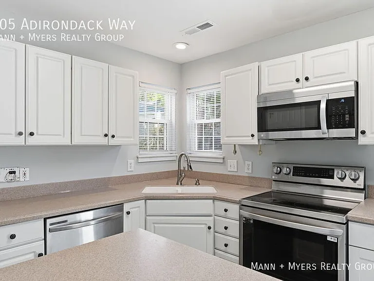 305 Adirondack Way — Photo 23