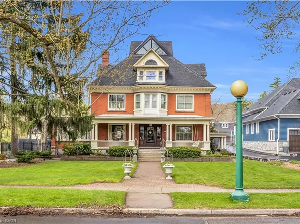 18 Brant Rd N, Cambridge, ON N1S 2W1