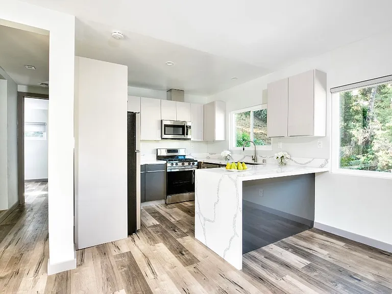 141 San Pascual Ave #C — Photo 6