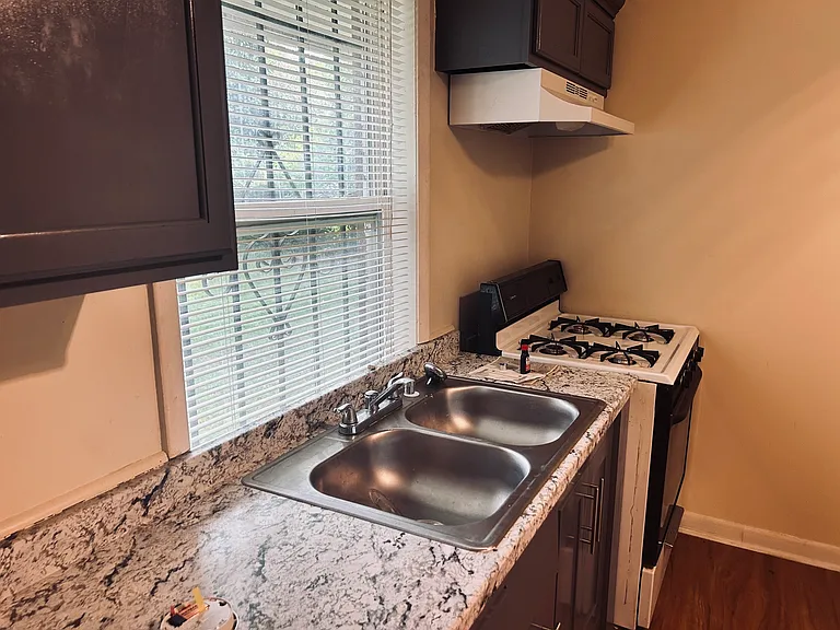 196 Dixboro Dr — Photo 17