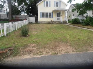 21 Snow St, Woonsocket, RI 02895