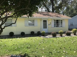 8 Garnet Ct, Springfield, IL 62703